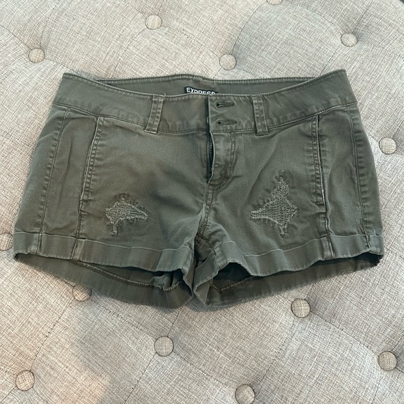 Express army green lower rise shorts - Picture 1 of 3